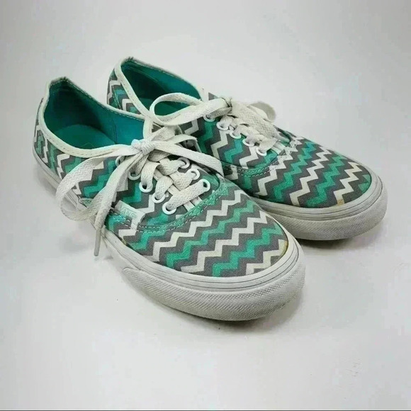 Vans Shoes - Vans Chevorn Sneaker Low Skate Shoe
